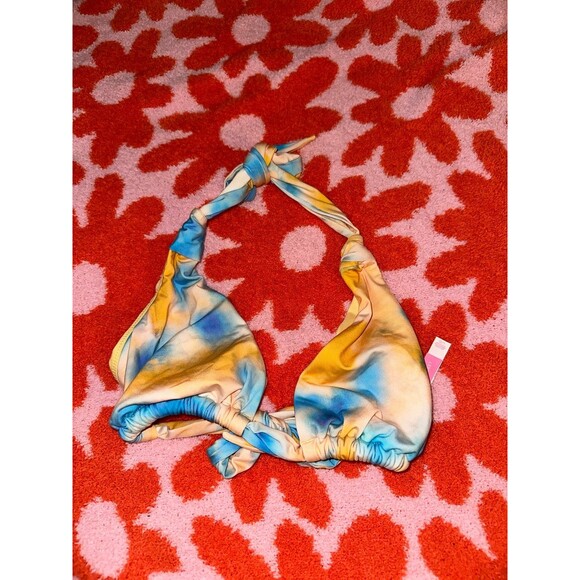 Victoria’s Secret swim top - Picture 1 of 2